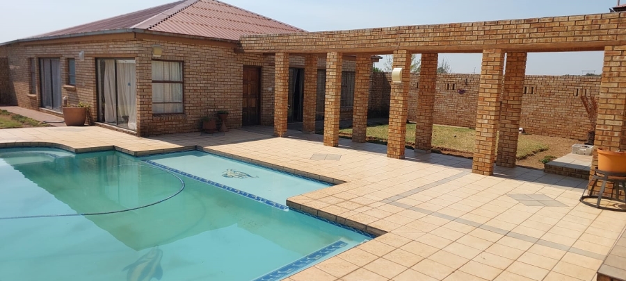 4 Bedroom Property for Sale in Vaal Power A H Free State